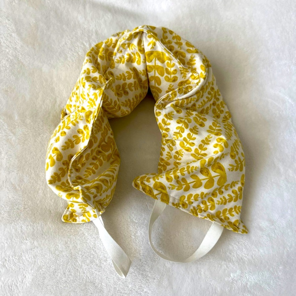 NWOT Microwave Rice Neck Wrap Hot or Cold Pad
